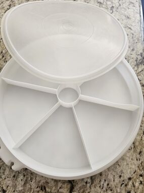 Tupperware White Rotating Divided Serving Tray with Clear Lid
